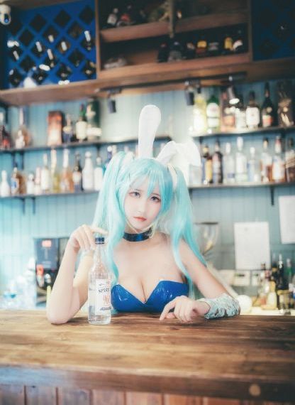 黑狐影视大全在线看视频_十万网红美女美酱